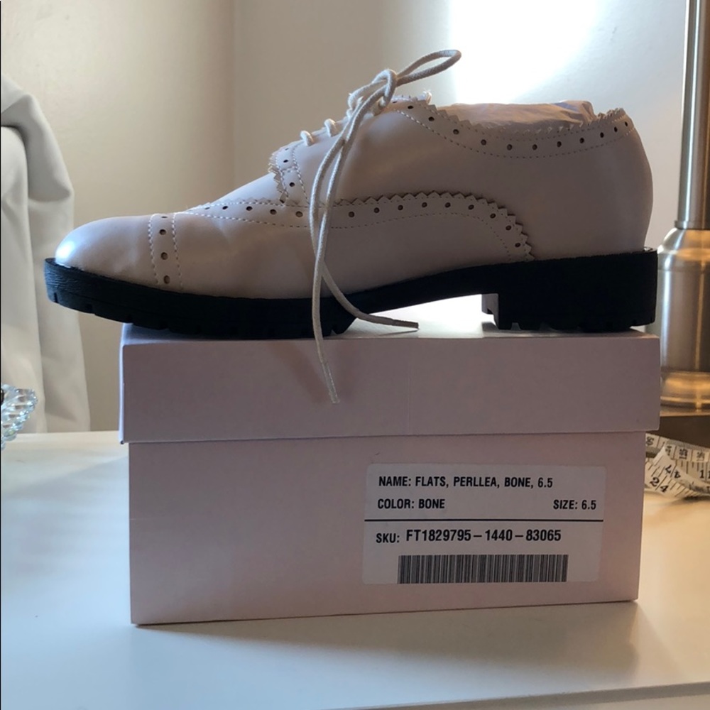 JustFab cream oxfords NWT